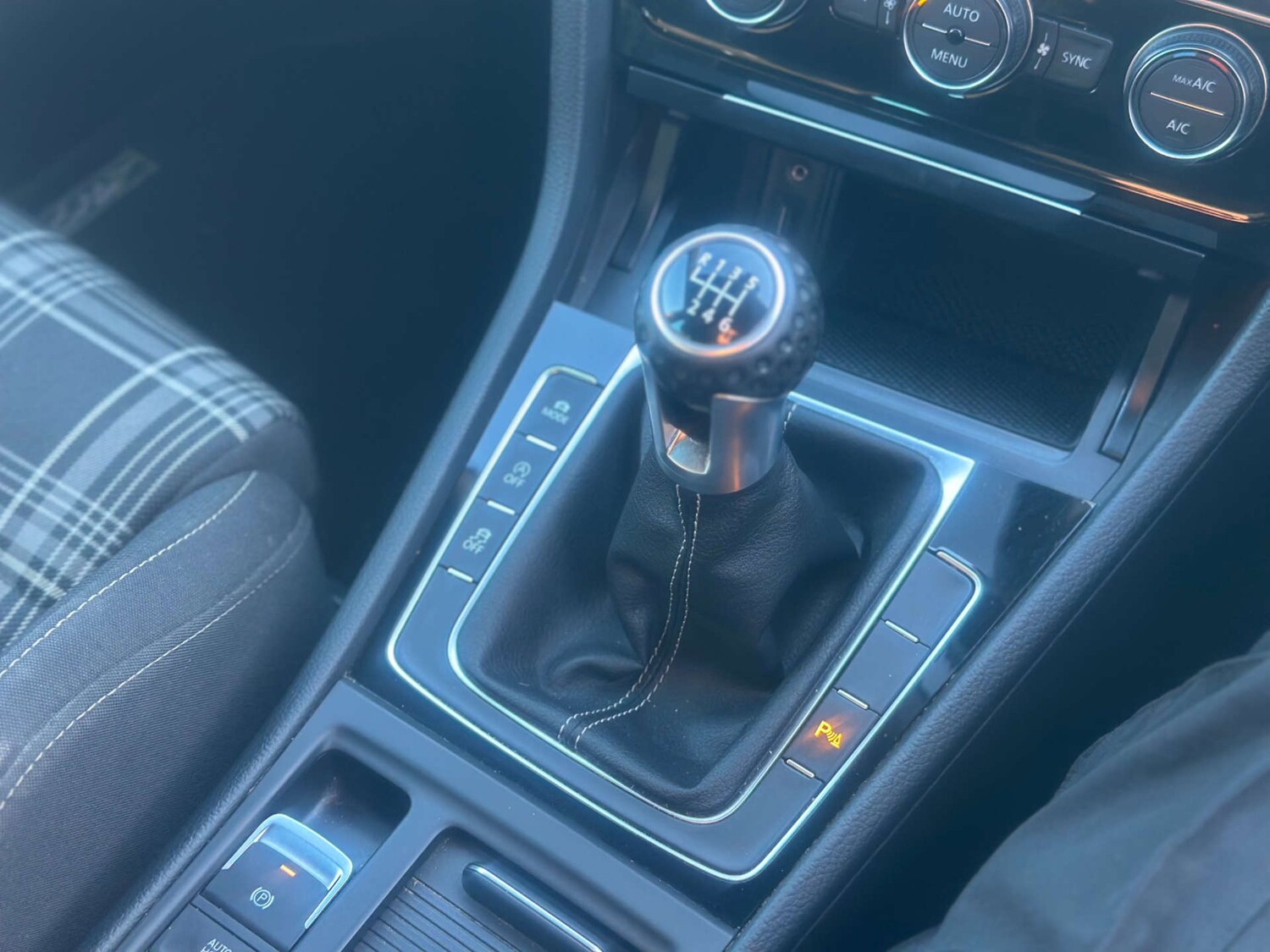 Used Volkswagen Golf 2017 for sale - 76696668: Photo 17