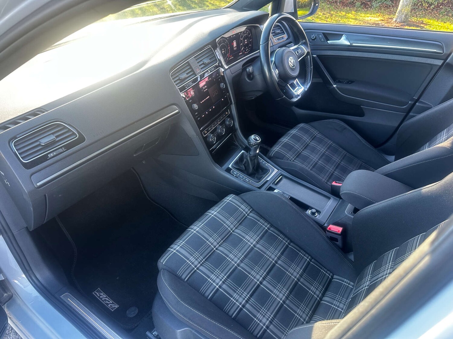 Used Volkswagen Golf 2017 for sale - 76696668: Photo 8