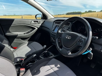 Used Hyundai i20 2018 for sale - 76696655: Photo