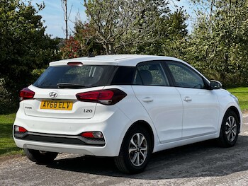 Used Hyundai i20 2018 for sale - 76696655: Photo