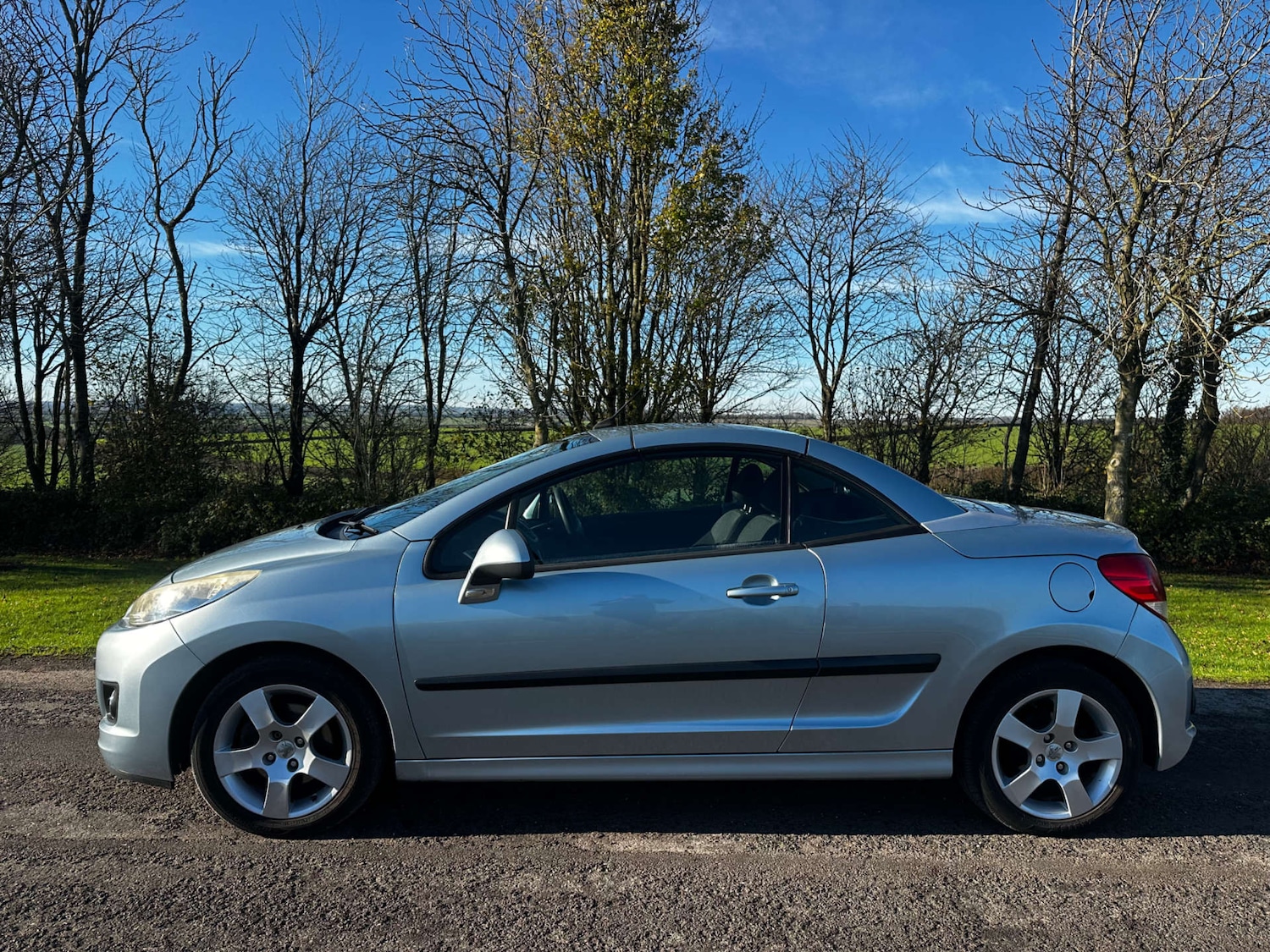 Used Peugeot 207 2011 for sale - 77428232: Photo 5