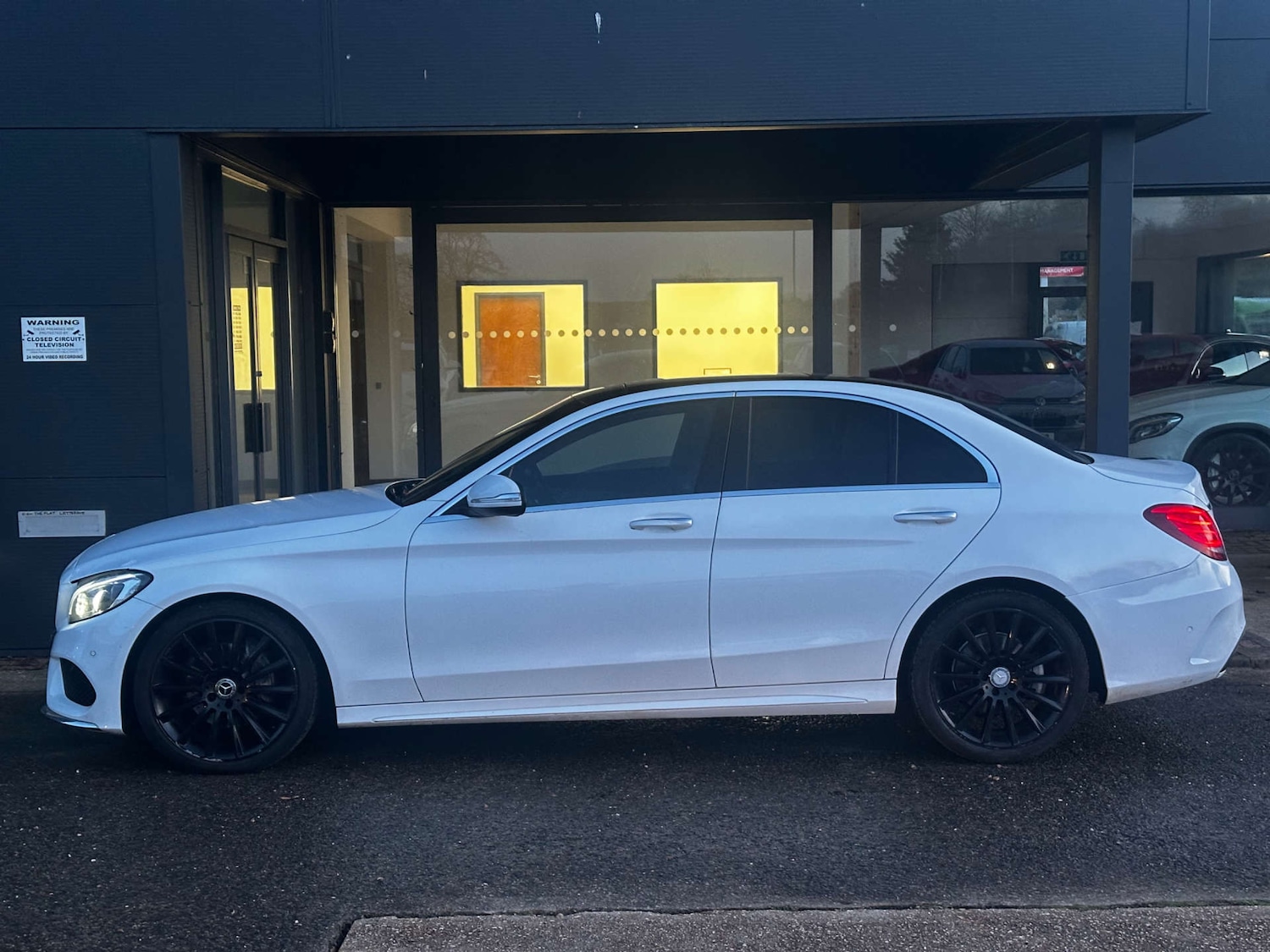 Used Mercedes-Benz C Class 2014 for sale - 76830126: Photo 3