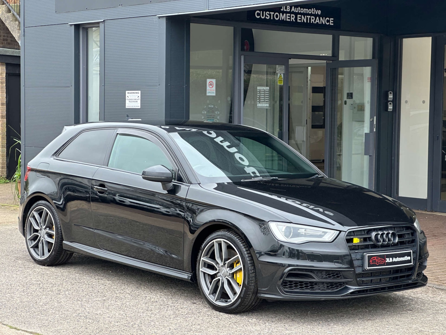 Used Audi A3 2015 for sale - 78032017: Photo 2