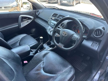 Used Toyota RAV4 2010 for sale - 79027240: Photo