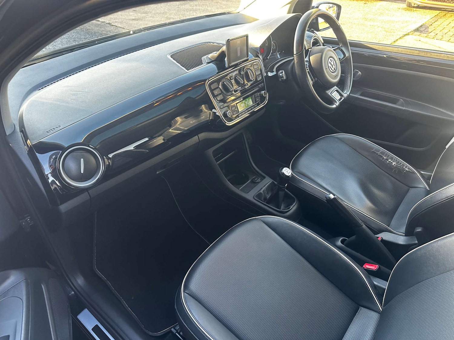 Used Volkswagen up! 2013 for sale - 76942848: Photo 12