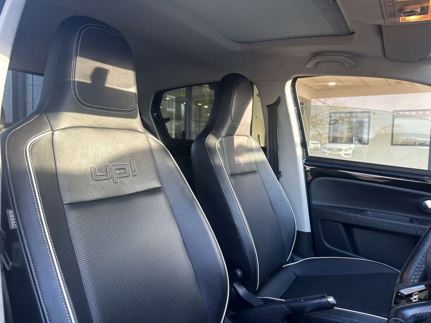 Used Volkswagen up! 2013 for sale - 76942848: Photo 19