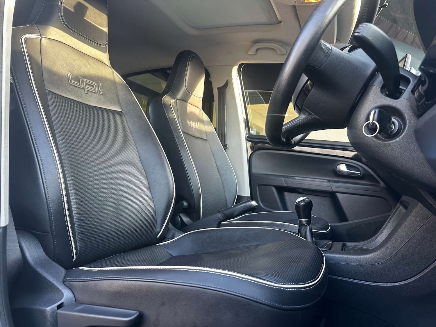 Used Volkswagen up! 2013 for sale - 76942848: Photo 20