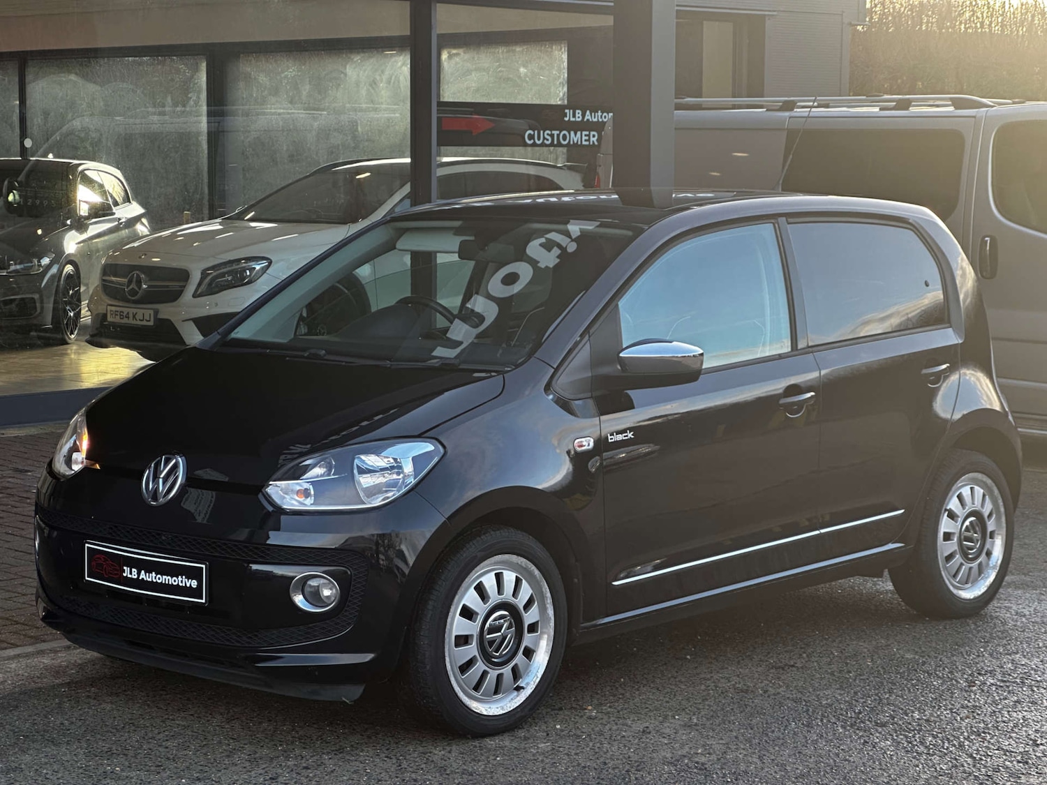 Used Volkswagen up! 2013 for sale - 76942848: Photo 3