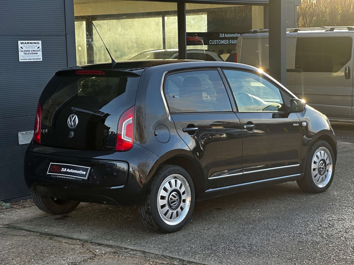 Used Volkswagen up! 2013 for sale - 76942848: Photo 9