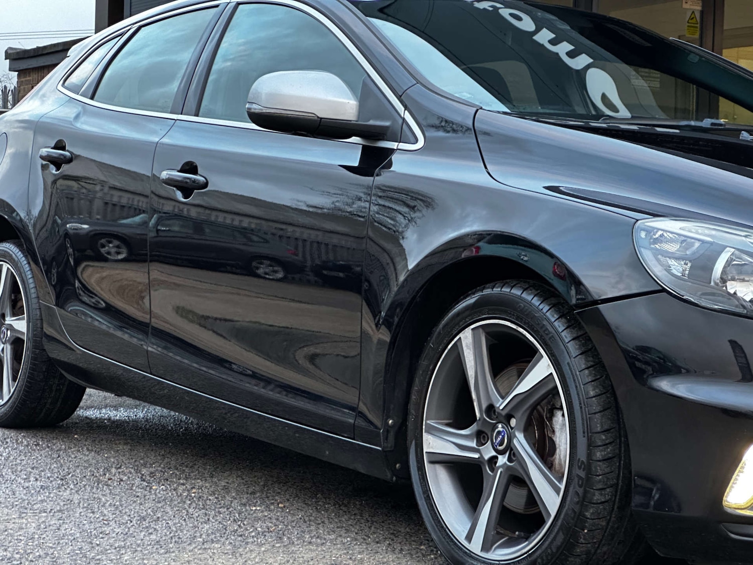 Used Volvo V40 2015 for sale - 77826646: Photo 4