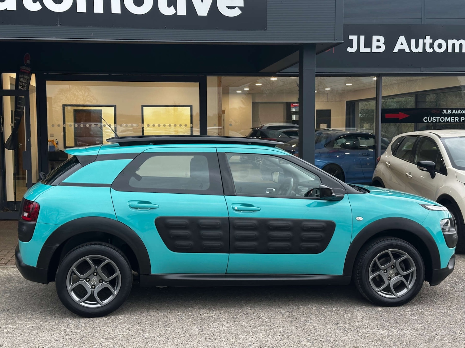 Used Citroen C4 Cactus 2016 for sale - 77736111: Photo 6