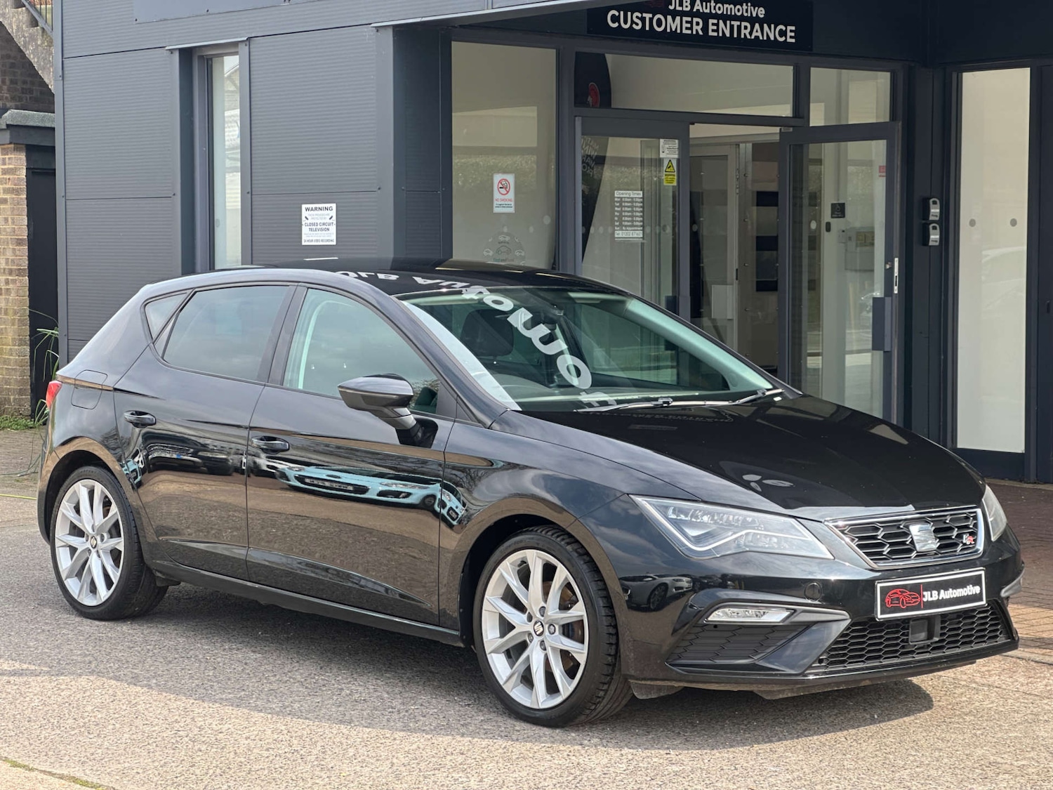 Used SEAT Leon 2017 for sale - 77998571: Photo 2