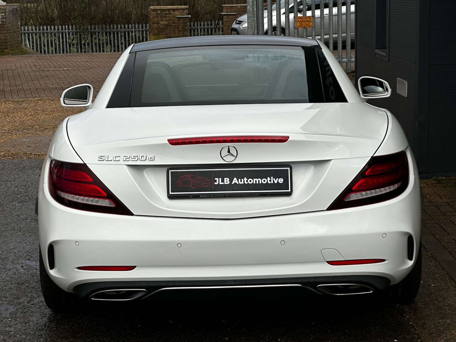 Used Mercedes-Benz SLC 2017 for sale - 77173431: Photo 15