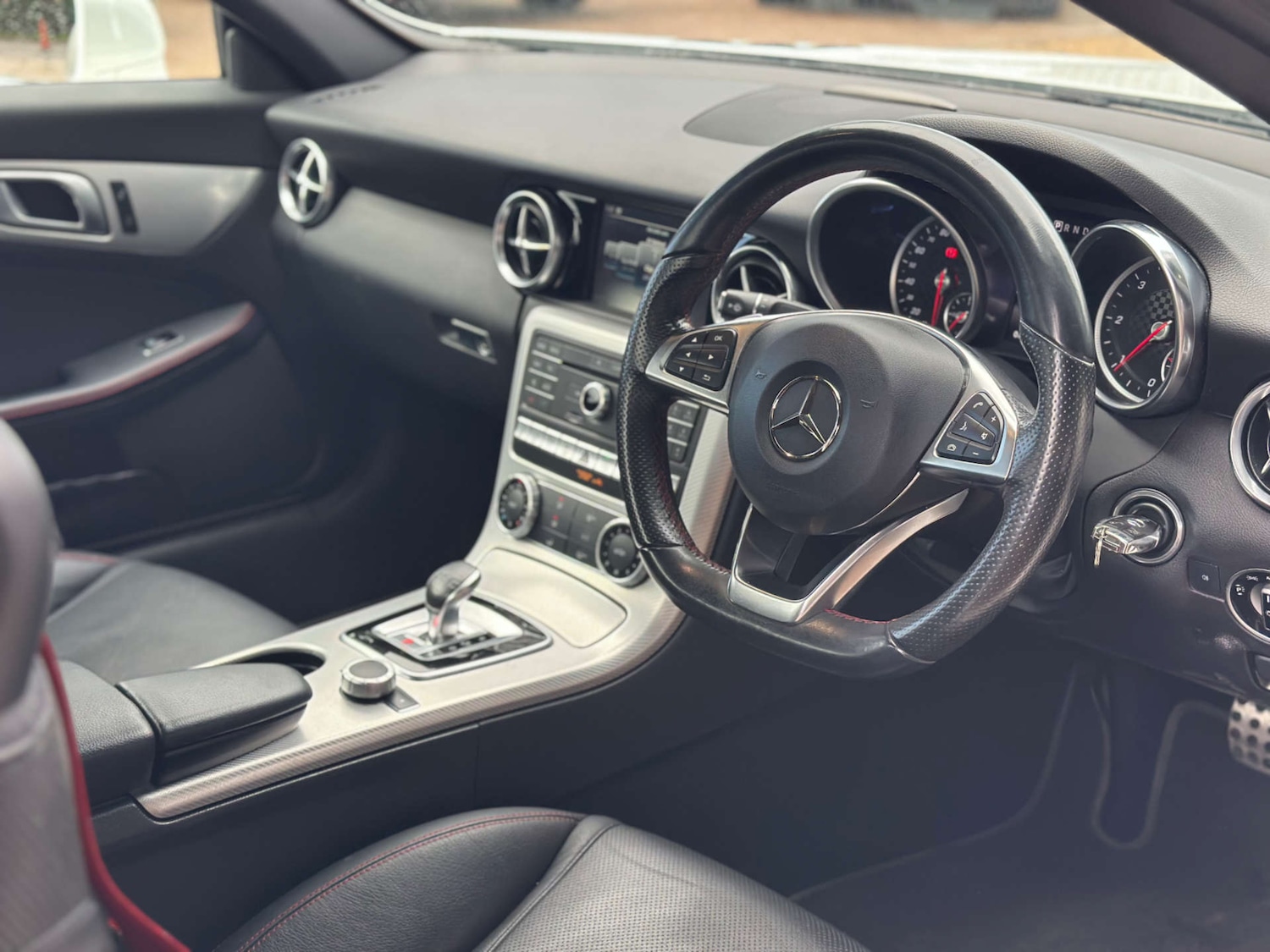 Used Mercedes-Benz SLC 2017 for sale - 77173431: Photo 17