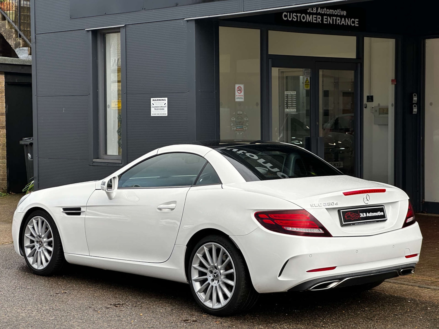Used Mercedes-Benz SLC 2017 for sale - 77173431: Photo 19