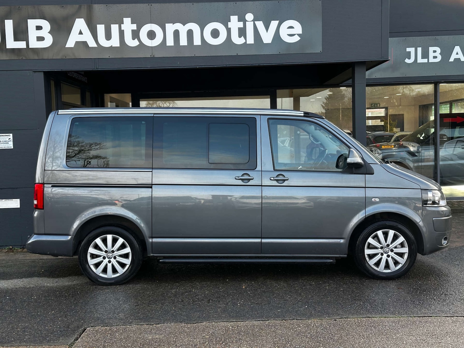 Used Volkswagen Caravelle 2010 for sale - 77312218: Photo 4