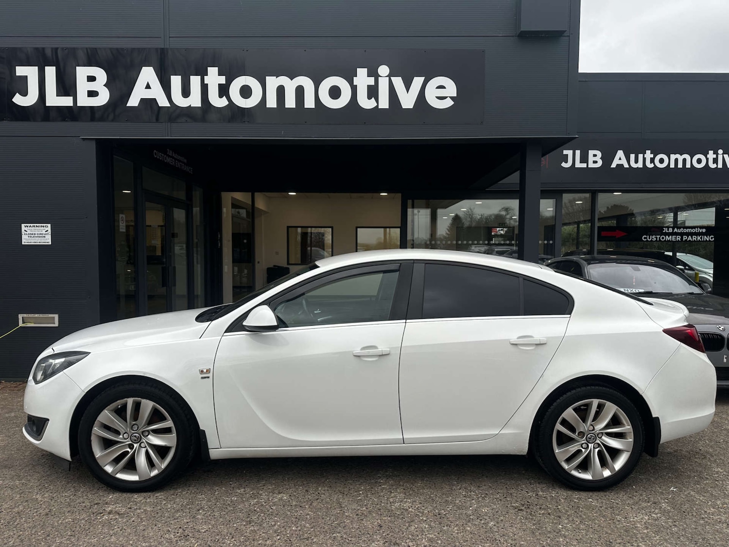 Used Vauxhall Insignia 2014 for sale - 77946357: Photo 7
