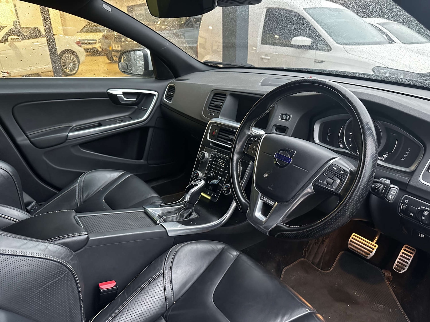 Used Volvo V60 2018 for sale - 77313736: Photo 3