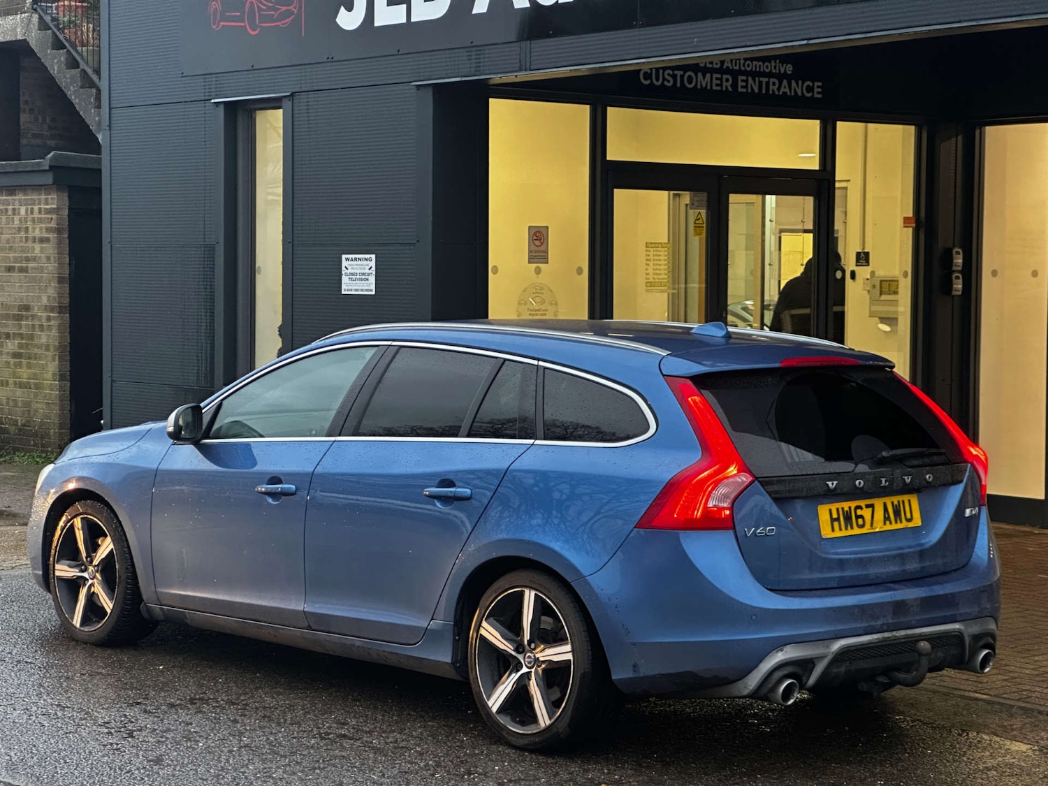Used Volvo V60 2018 for sale - 77313736: Photo 6