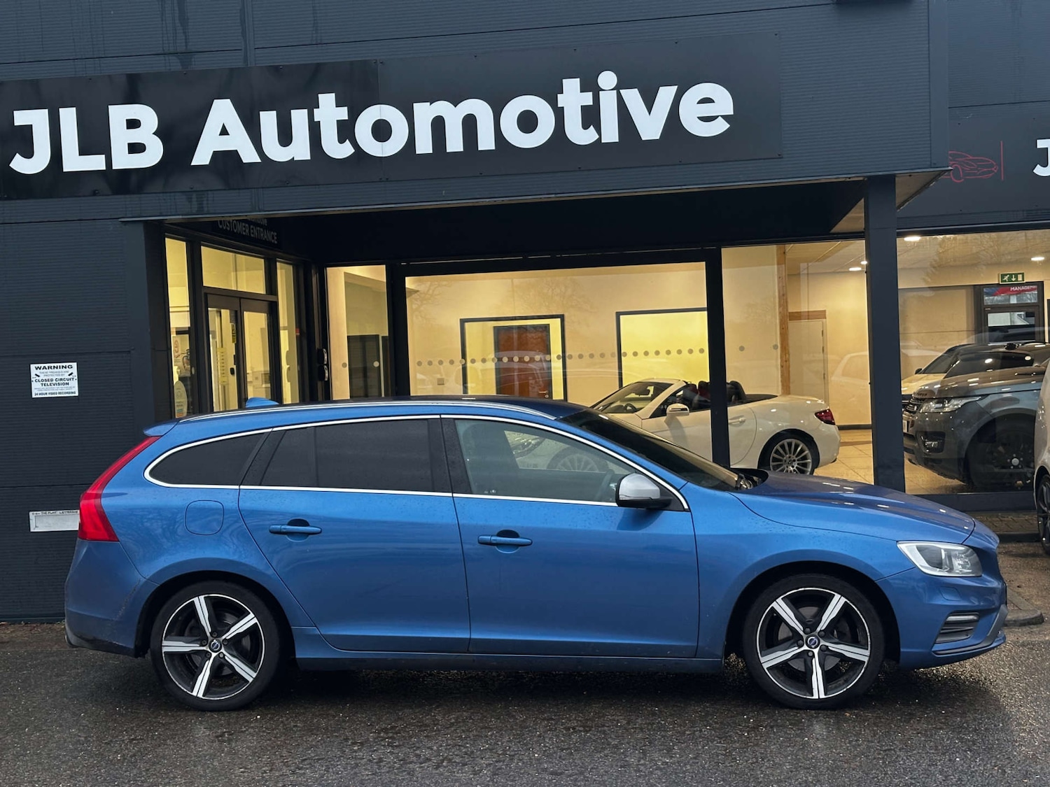Used Volvo V60 2018 for sale - 77313736: Photo 8