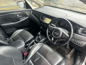 Used Kia Carens 2015 for sale - 77523403: Photo