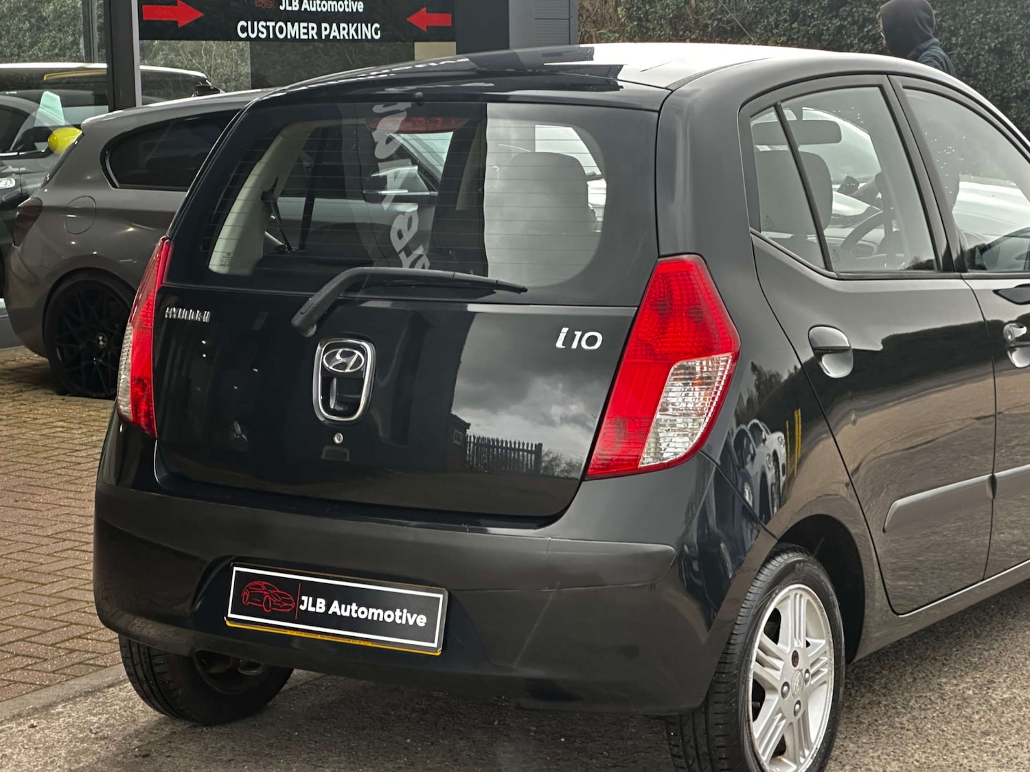 Used Hyundai i10 2009 for sale - 77888881: Photo 9