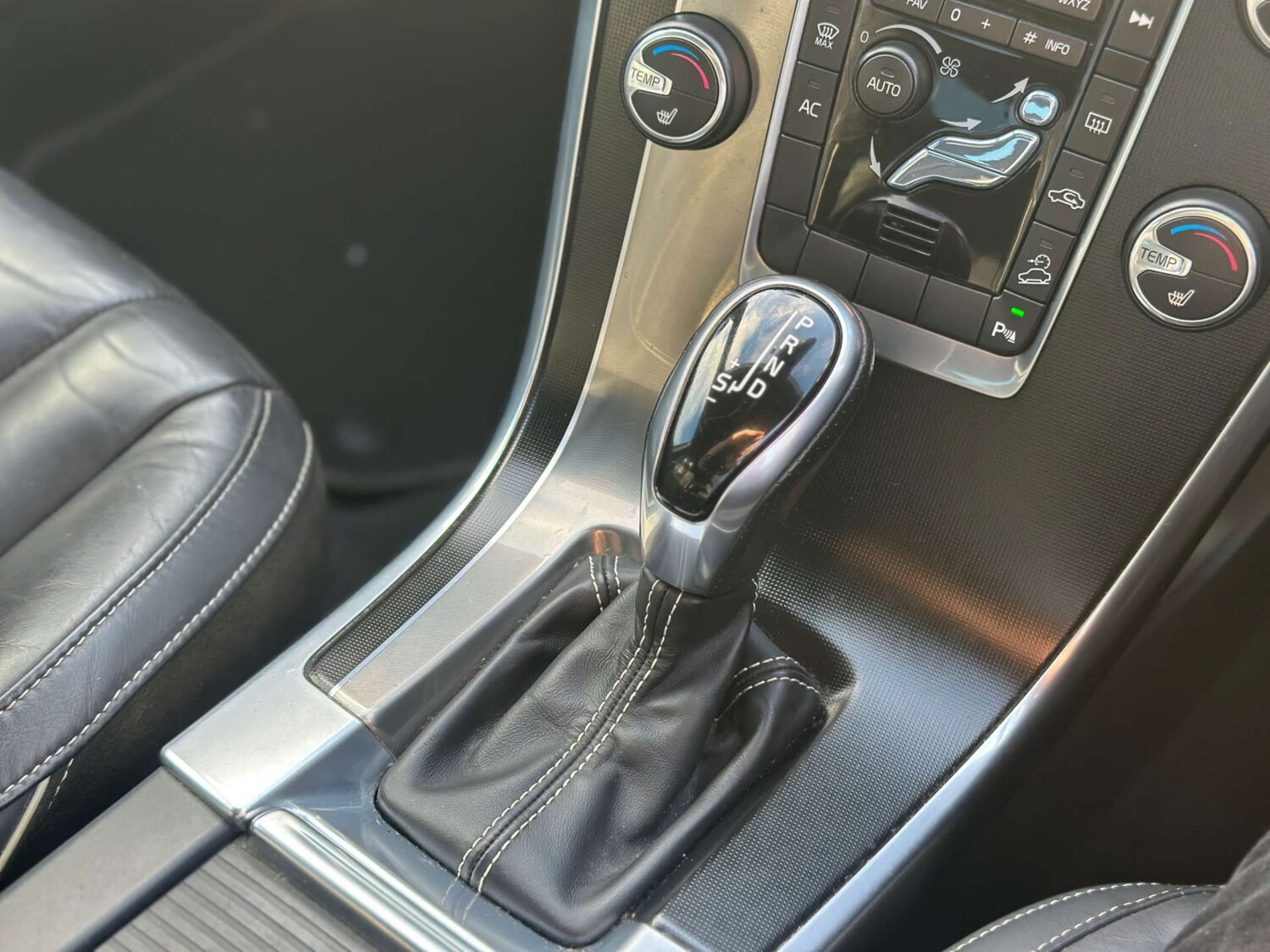 Used Volvo XC60 2013 for sale - 76696673: Photo 12