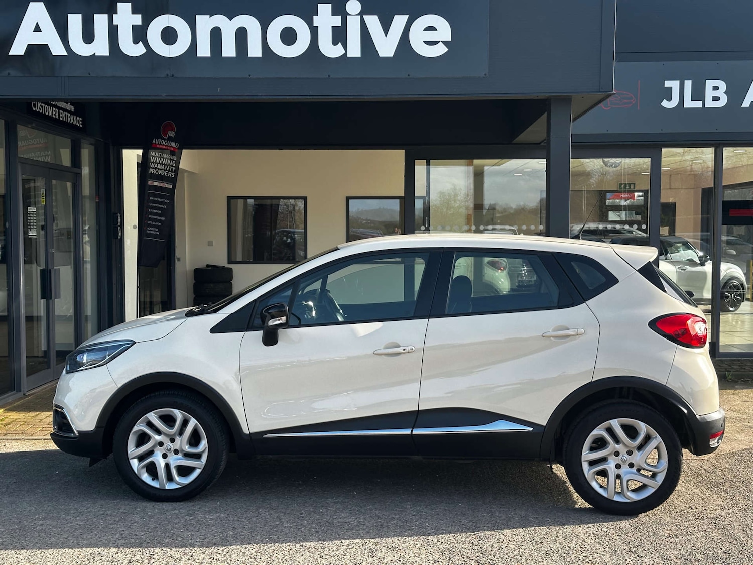 Used Renault Captur 2016 for sale - 77673740: Photo 10