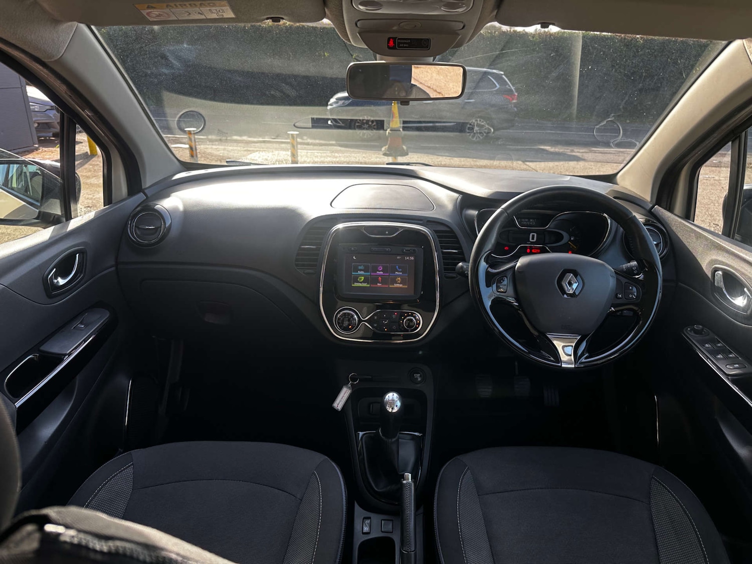 Used Renault Captur 2016 for sale - 77673740: Photo 12