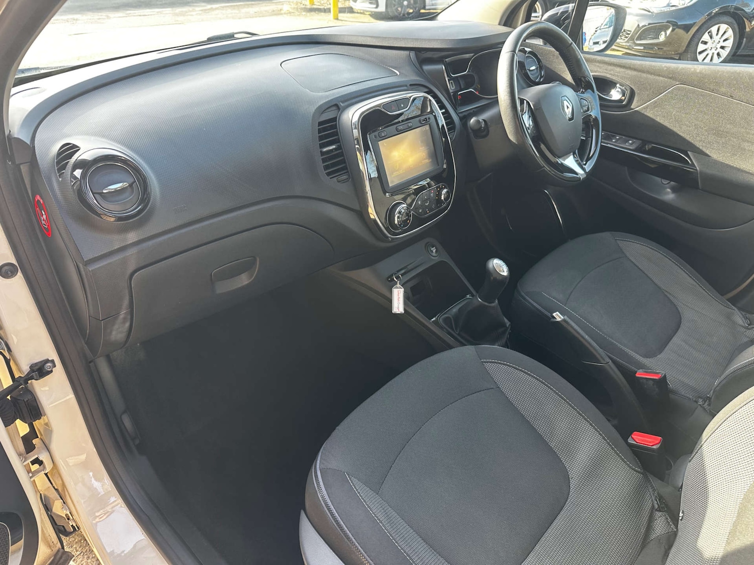 Used Renault Captur 2016 for sale - 77673740: Photo 15