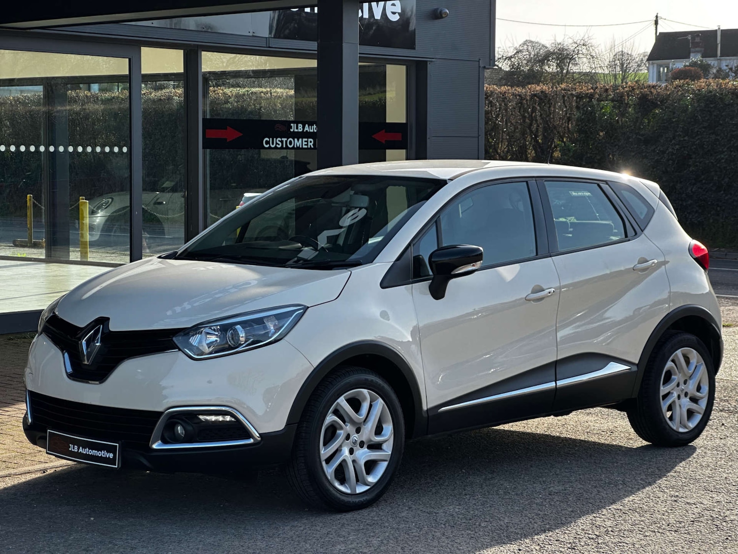 Used Renault Captur 2016 for sale - 77673740: Photo 3