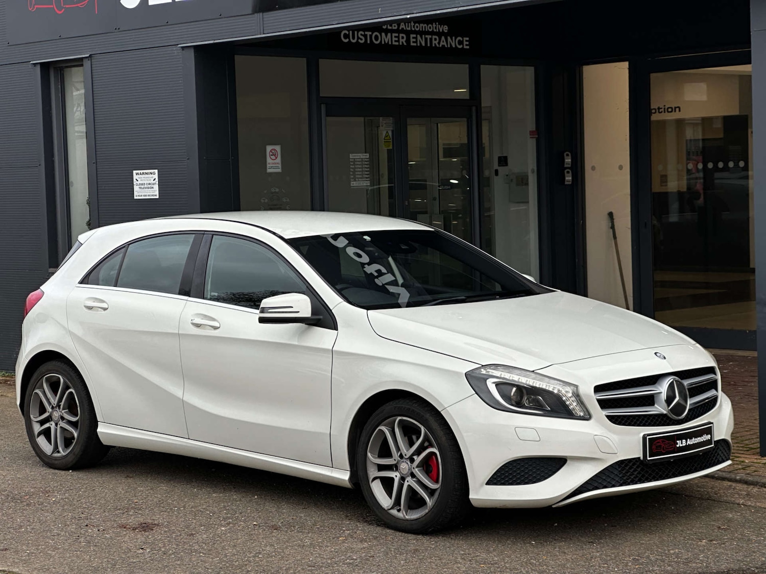 Used Mercedes-Benz A-Class 2013 for sale - 76951446: Photo 2