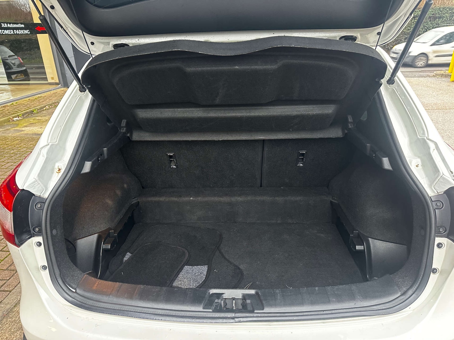 Used Nissan Qashqai 2014 for sale - 77545049: Photo 18