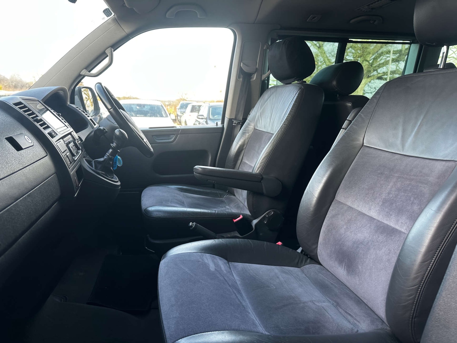 Used Volkswagen Caravelle 2010 for sale - 77160631: Photo 12