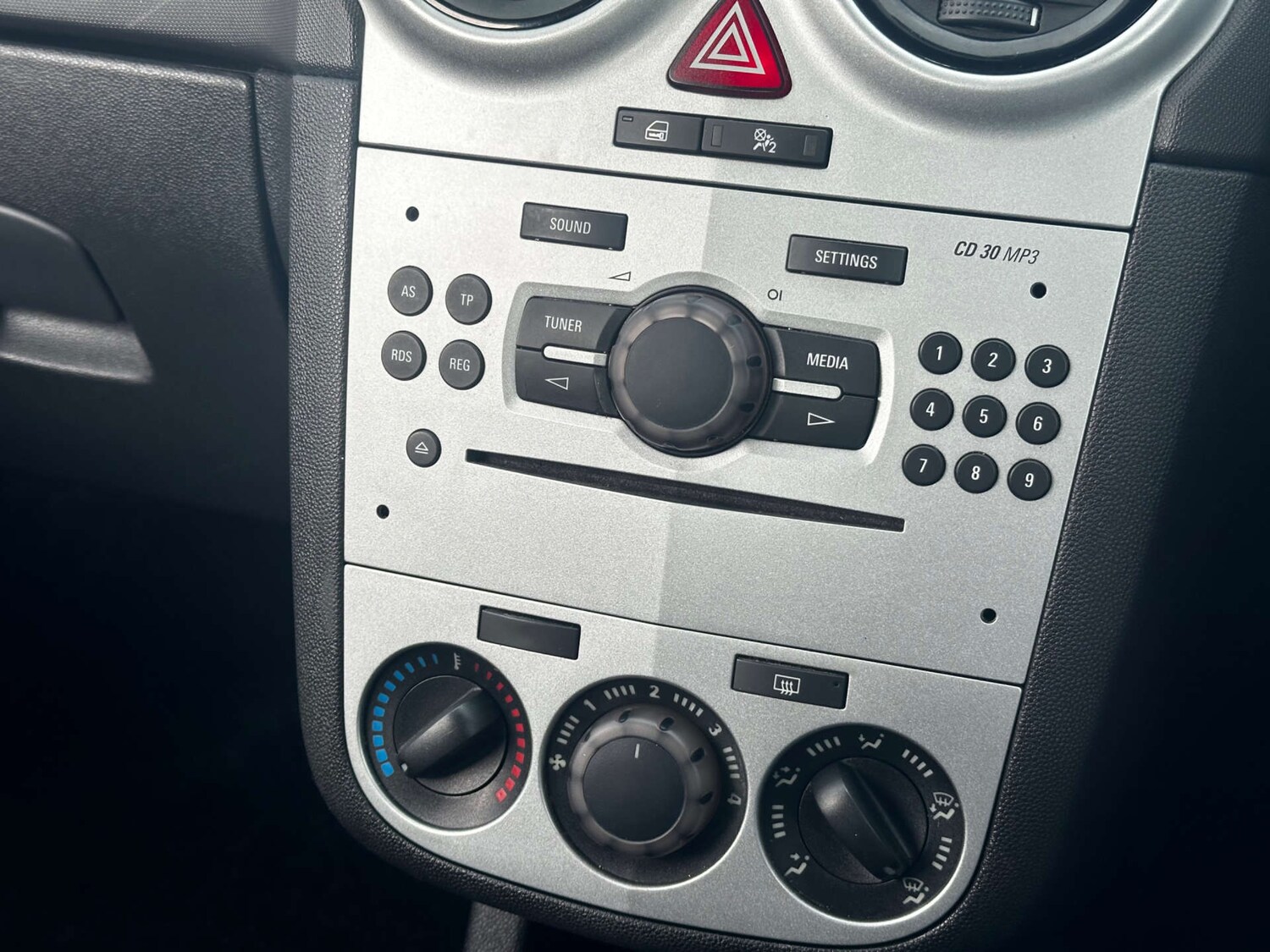 Used Vauxhall Corsa 2013 for sale - 76696659: Photo 16