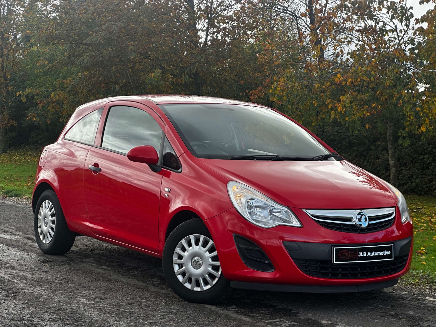 Used Vauxhall Corsa 2013 for sale - 76696659: Photo 2