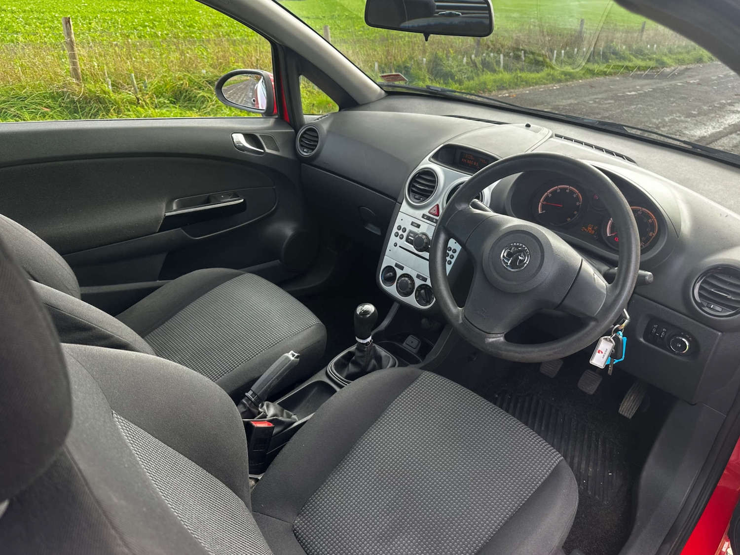 Used Vauxhall Corsa 2013 for sale - 76696659: Photo 3