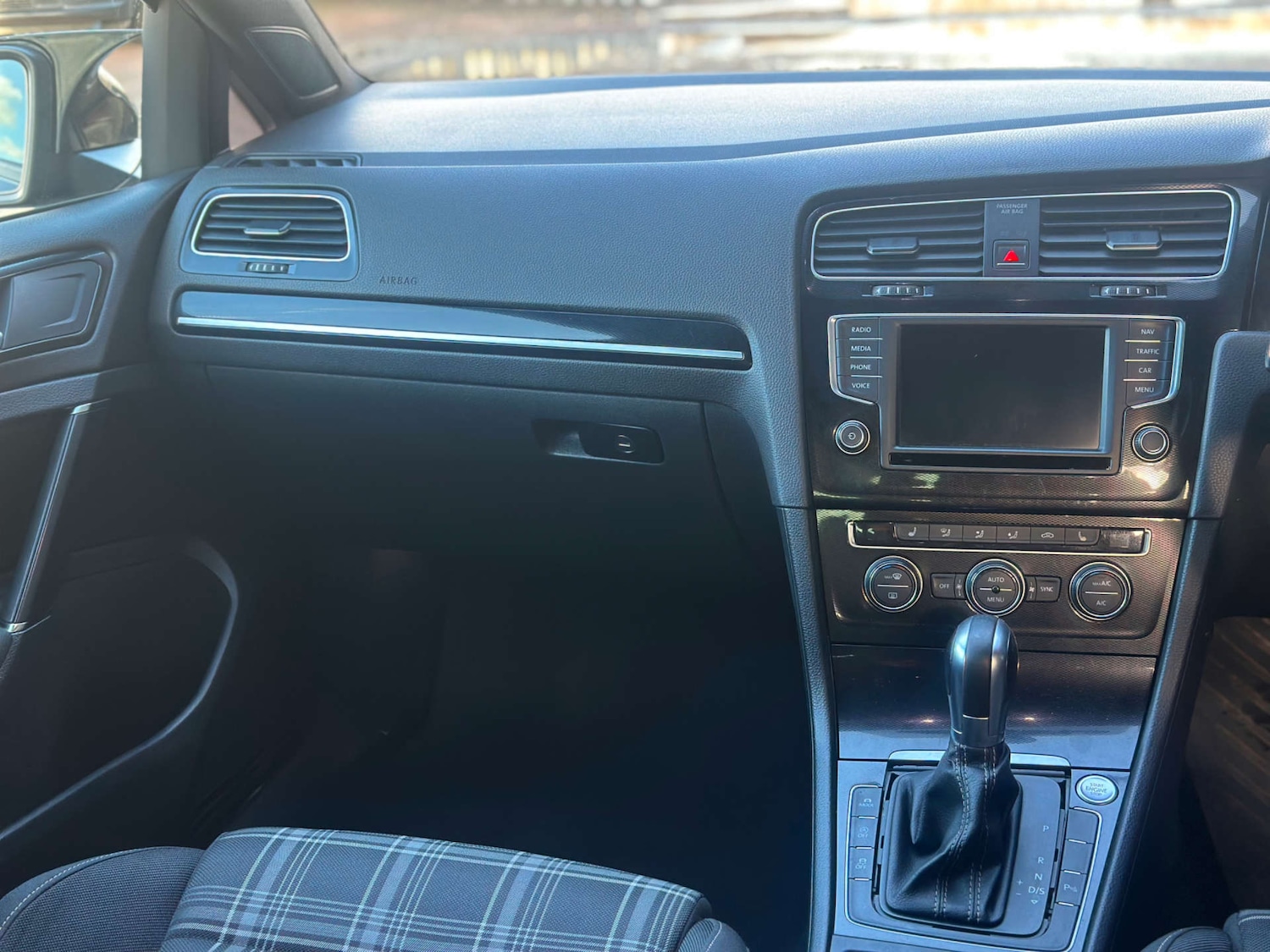 Used Volkswagen Golf 2016 for sale - 76830117: Photo 11