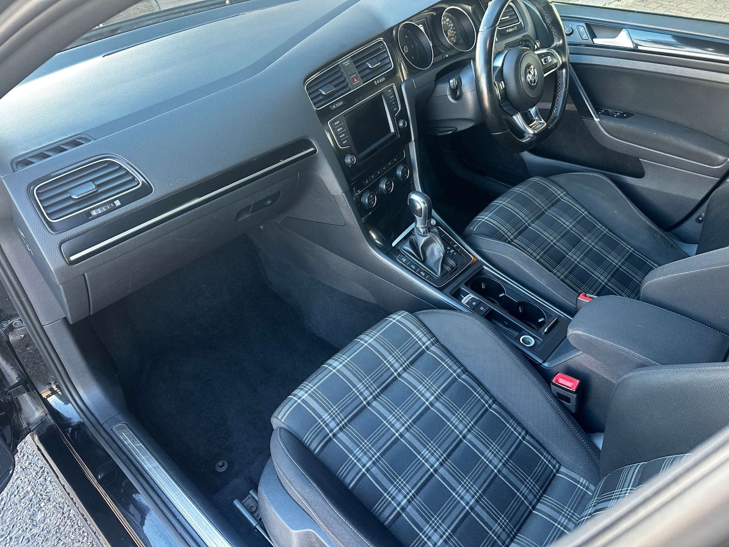 Used Volkswagen Golf 2016 for sale - 76830117: Photo 14