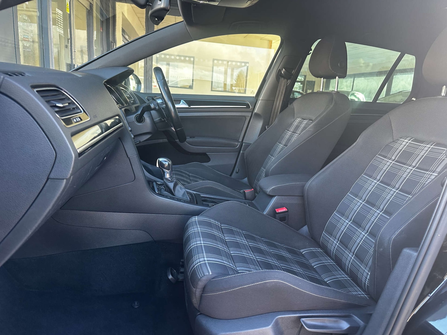 Used Volkswagen Golf 2016 for sale - 76830117: Photo 15