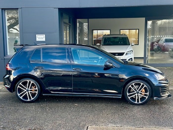 Used Volkswagen Golf 2016 for sale - 76830117: Photo