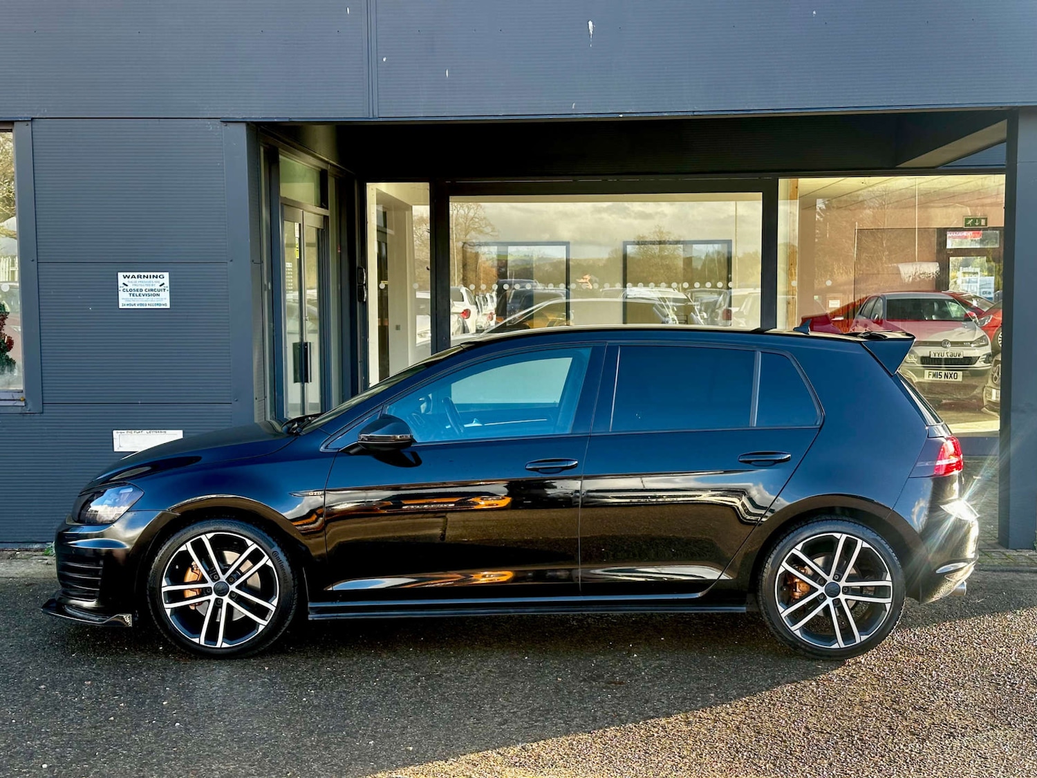 Used Volkswagen Golf 2016 for sale - 76830117: Photo 3