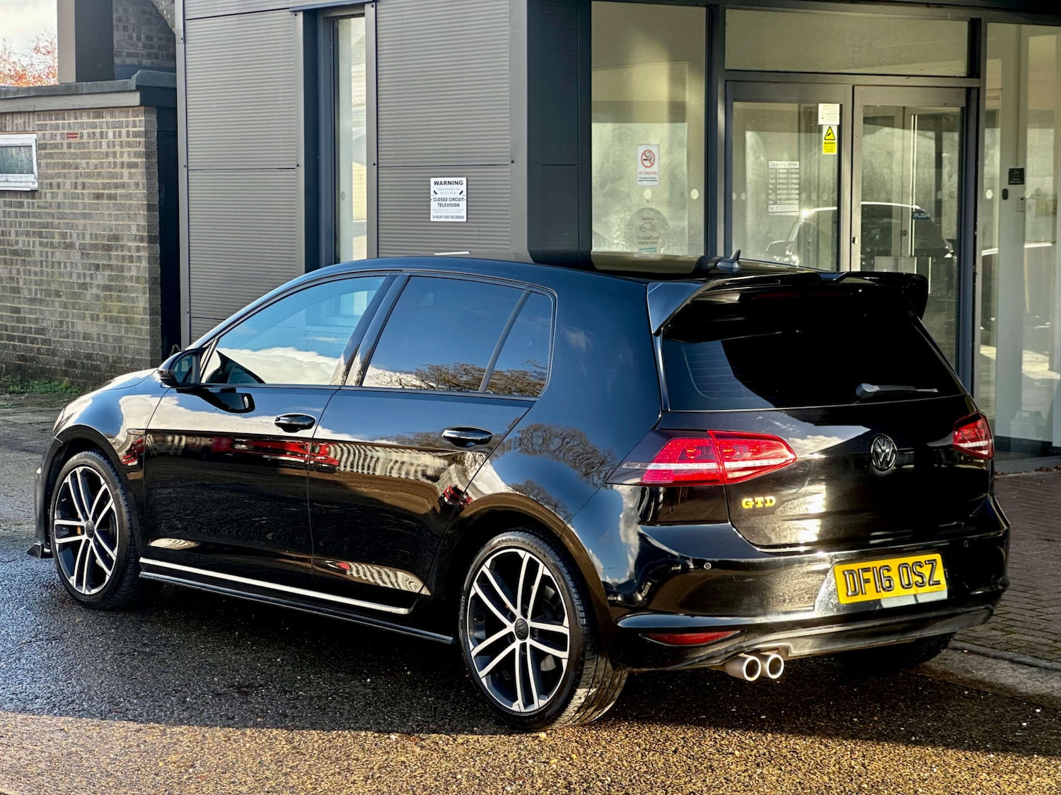 Used Volkswagen Golf 2016 for sale - 76830117: Photo 4