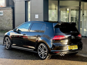 Used Volkswagen Golf 2016 for sale - 76830117: Photo