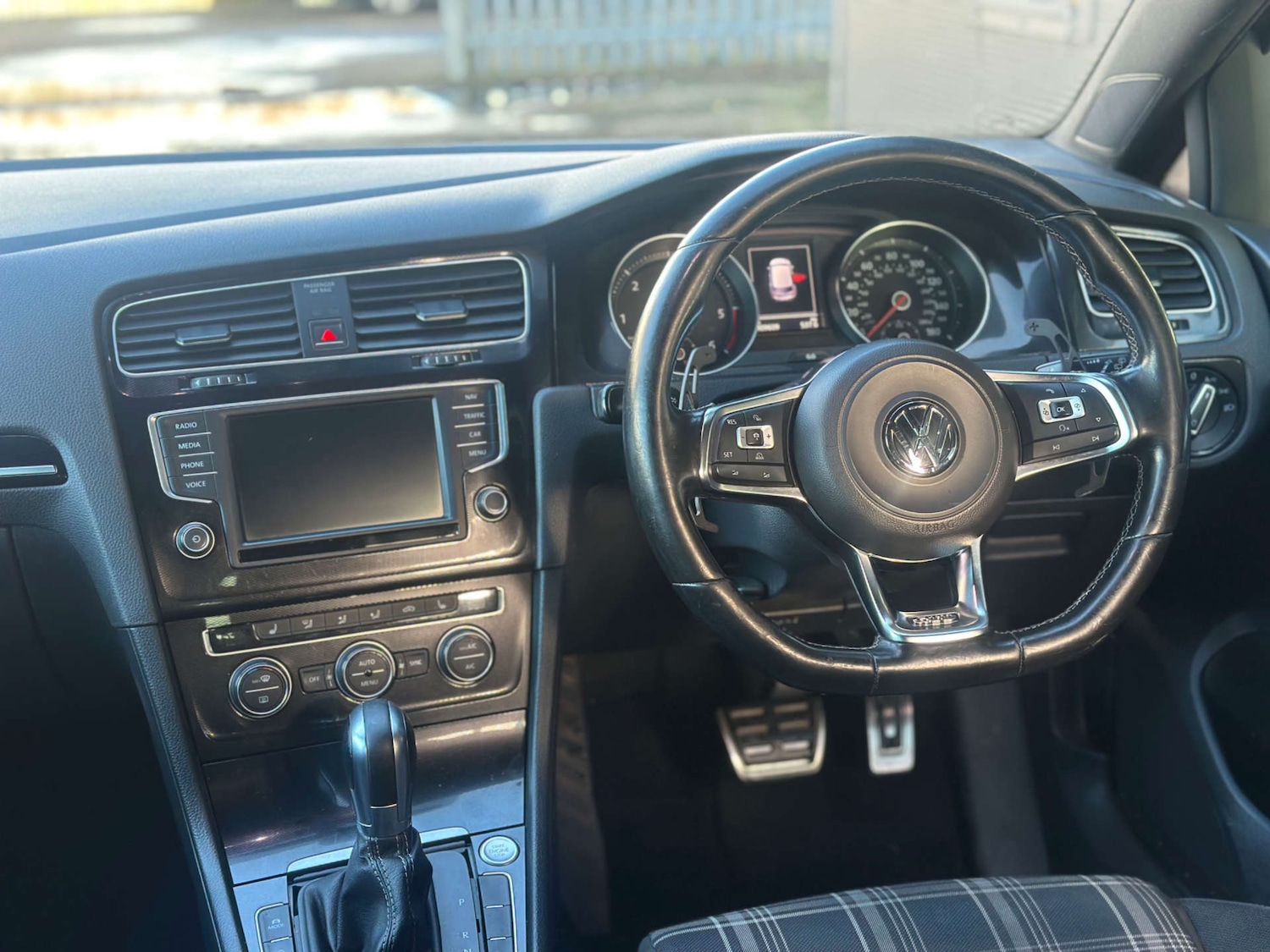 Used Volkswagen Golf 2016 for sale - 76830117: Photo 9