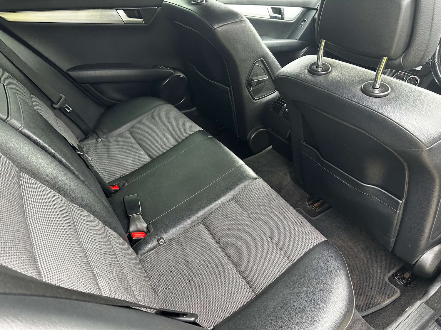 Used Mercedes-Benz C Class 2012 for sale - 76696663: Photo 12