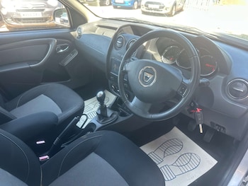 Used Dacia Duster 2017 for sale - 79265005: Photo