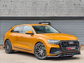 Audi - Q8