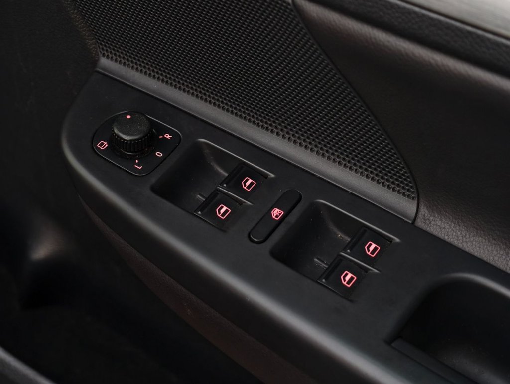 Used Volkswagen Golf 2008 for sale - 76942883: Photo 25