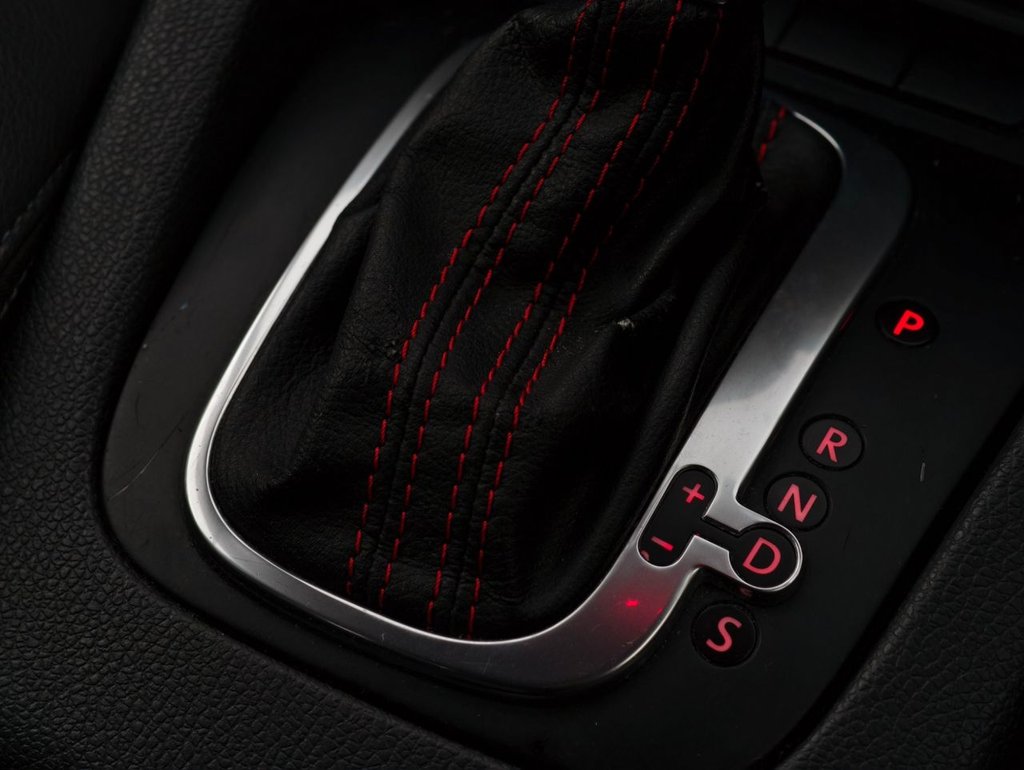 Used Volkswagen Golf 2008 for sale - 76942883: Photo 29